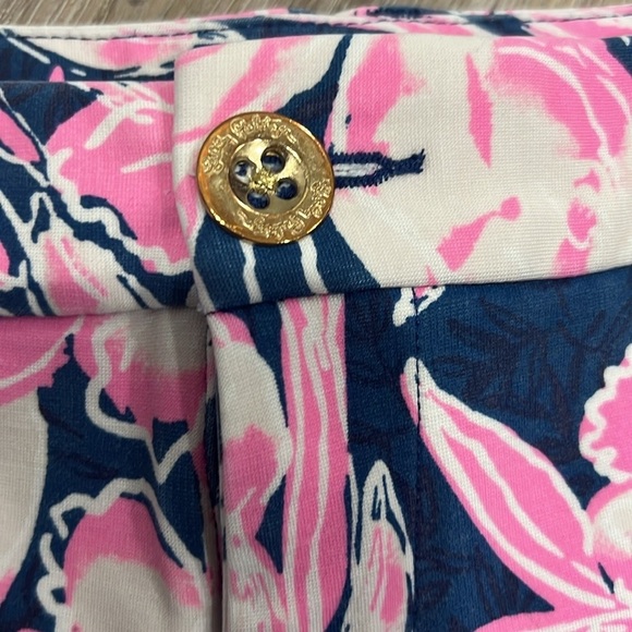 Lilly Pulitzer women’s Callahan pink blue white flamingo print short size 4 - Picture 3 of 6